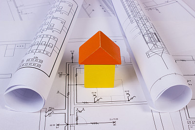 木屋的木块，施工图上的图纸卷图片下载