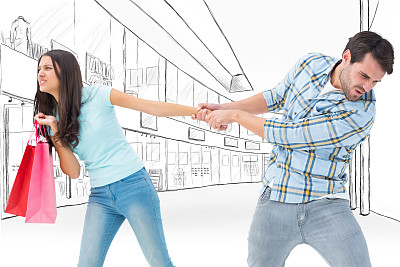 一对幸福的夫妇拿着购物袋的合成图图片下载