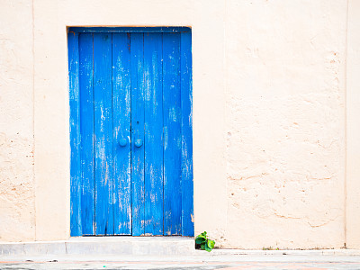 蓝色的木门图片下载