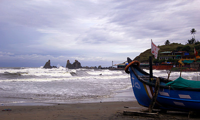 海滩上的风暴图片下载