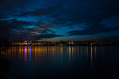 开始的城市图片下载