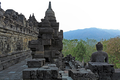 古老的婆罗浮屠佛教寺庙图片下载