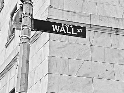 华尔街路标图片下载