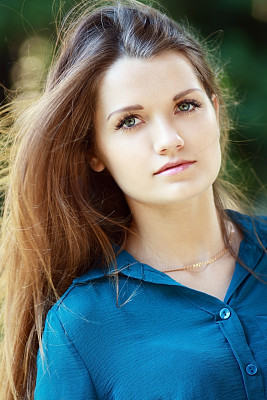 美丽的女人的脸图片下载