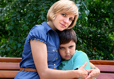 母亲和儿子图片下载