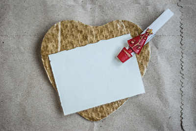 纸的心图片下载