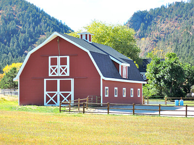 老红谷仓图片下载