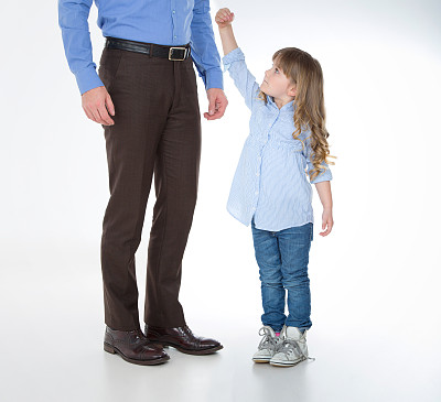 男人和女儿的肖像图片下载