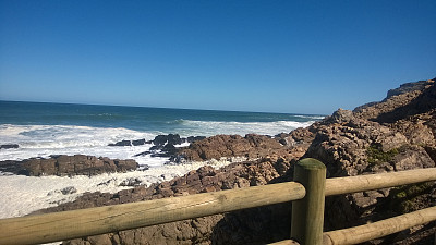 海滩边的人行道图片下载