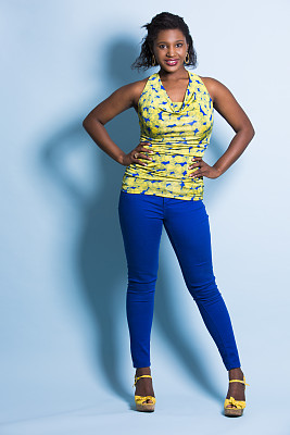 随意的年轻女性图片下载