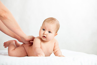 婴儿按摩素材图片