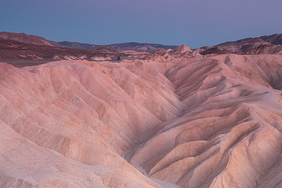 日落后扎布里斯基角的砂岩山图片下载