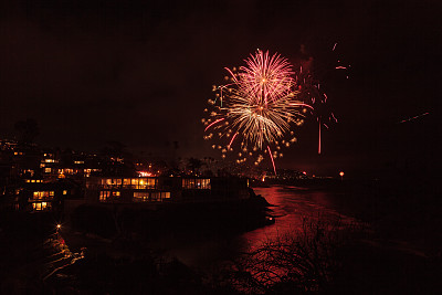 拉古纳海滩烟花图片下载