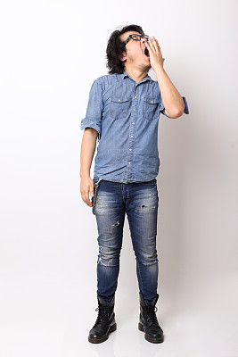 打哈欠图片下载