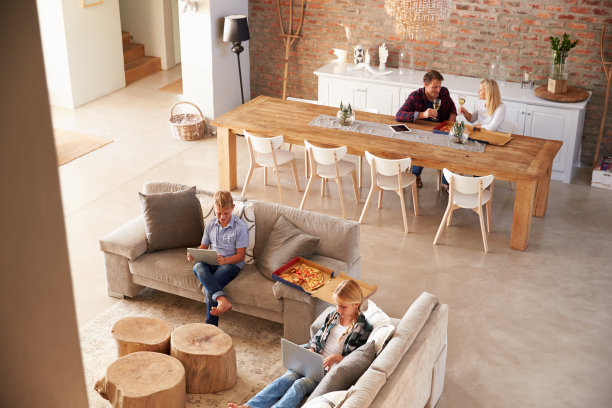 家人呆在家里图片下载