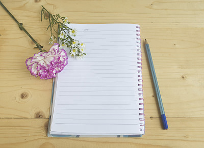 花与笔记本图片下载
