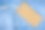空白牛皮纸价格标签上的蓝色牛仔牛仔裤的背景图片下载