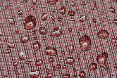 雨点落在伞衣纹理上图片下载