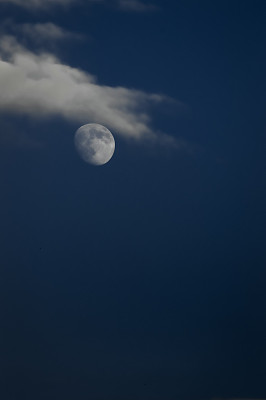 月亮和云，最小的图片和大的空间复制图片下载