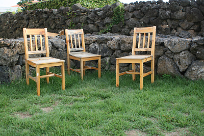 三把椅子图片下载