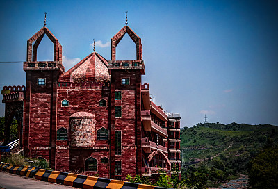 巴基斯坦伊斯兰堡的Al Nadwa伊斯兰图书馆和清真寺图片下载