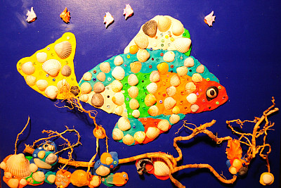 贝壳鱼，手工制作的物品。图片下载