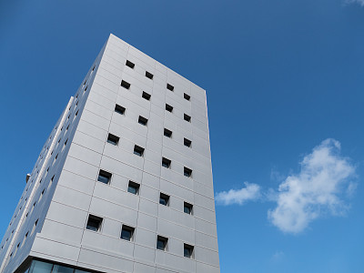 新的六层办公大楼图片下载