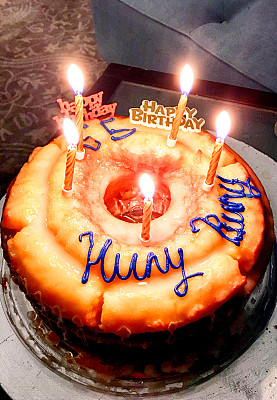 五支蜡烛的生日蛋糕图片下载