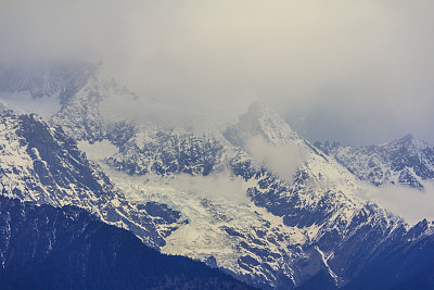 梅里雪山和冰川，从飞来寺，德清，云南，中国素材图片