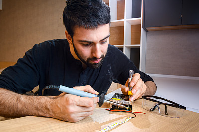 电工焊接电线图片下载