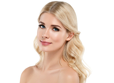 金发女人美丽的肖像。化妆概念，白金金发模特女孩。影棚拍摄。素材图片