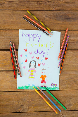 木制背景上的母亲节贺卡快乐图片下载