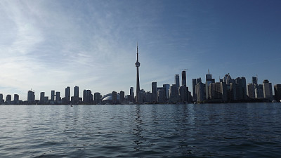 CN塔从多伦多Islant湖安大略图片下载