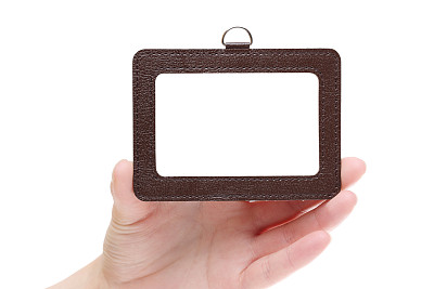 手里拿着空白的标识牌图片下载