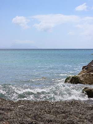 沙滩上的小浪图片下载