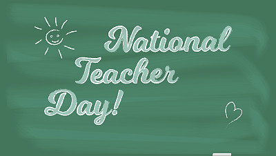 国庆佳节，教师节快乐。在学校的黑板背景上用粉笔写的文字。现实的问候横幅为您的祝贺卡图片下载