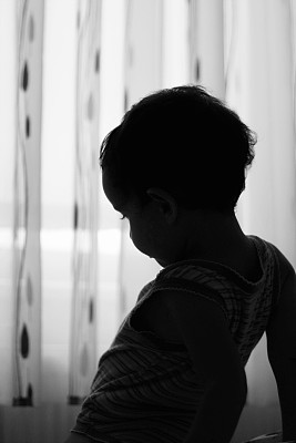 害怕女孩图片下载