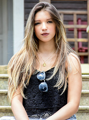 十几岁的女孩图片下载