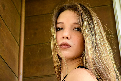 十几岁的女孩图片下载