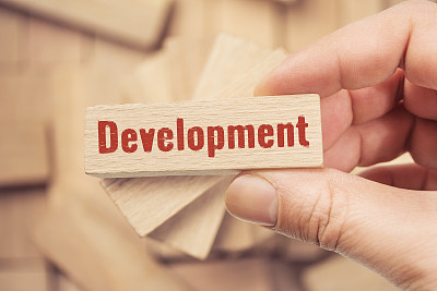 木片的发展概念图片下载