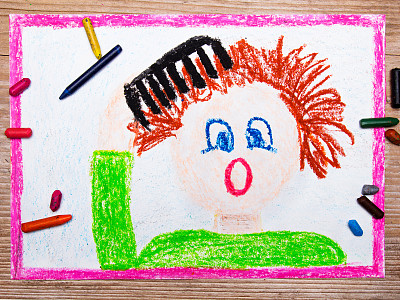 彩绘:梳头发图片下载