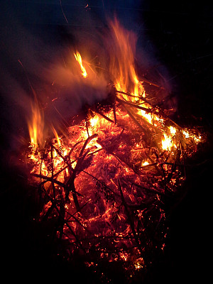 篝火结束图片下载