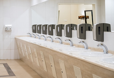 公共厕所的内部图片下载