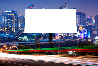城市背景商业广告空白广告牌二次曝光图片下载