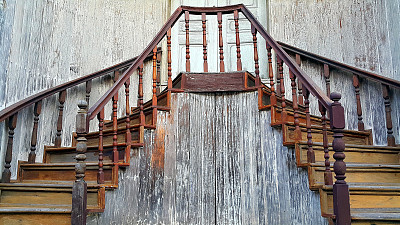 泰国Tak省TrokBanChin的中式传统木制楼梯图片下载