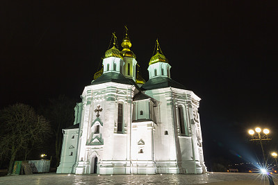 凯瑟琳在切尔尼戈夫教堂的夜景照片图片下载