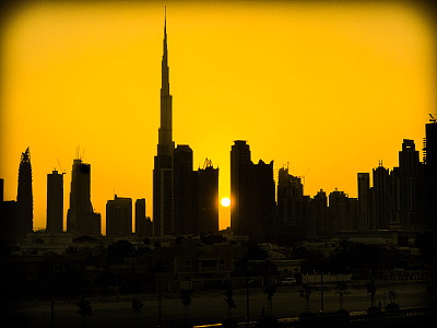 像一枚投入老虎机的硬币！图片下载