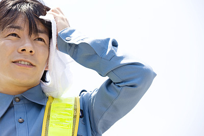 休息期间的保安图片下载