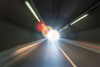 梦幻般的隧道运动模糊了图片下载