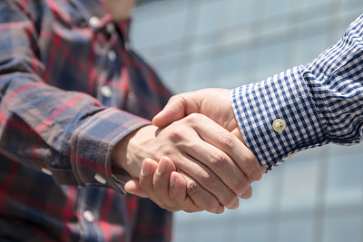 业务人员握手素材图片